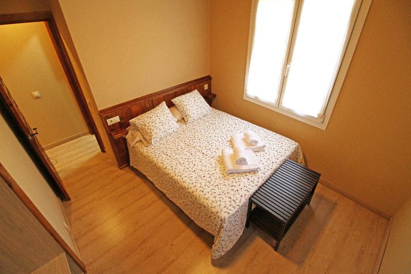 Snoe Apartamentos Mont Romies Plaza Salardú Екстериор снимка